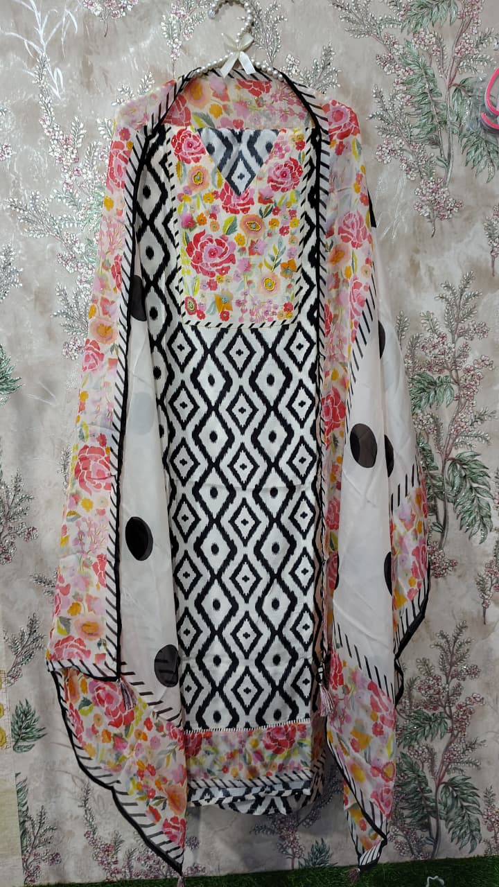 Premium Muslin Floral Printed Unstitched Suit Set with Designer Dupatta|Code 044