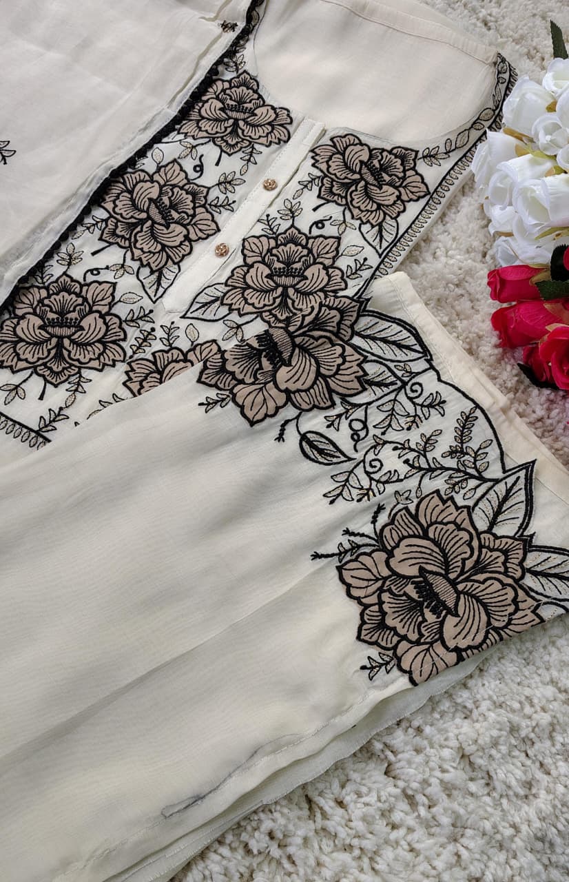 AASAKI 034 Premium Mul Chanderi Cutwork Suit Set With Dupatta ✨